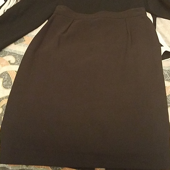 2 piece Skirt Suit - Picture 5 of 5